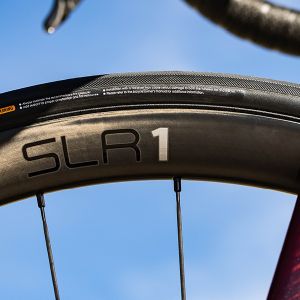 Langma Advanced Pro 0 Disc QOM, in Carbon. Availability varies by country.