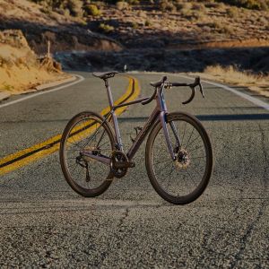 Giant TCR Advanced SL in middle of country road.