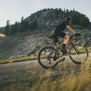 Gravel cyclist with carbon wheels