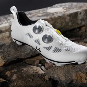 Side profile of Tesca Pro on a rocky background.