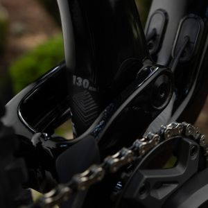 A close up look at the rear suspension mechanism on the Giant Stance.