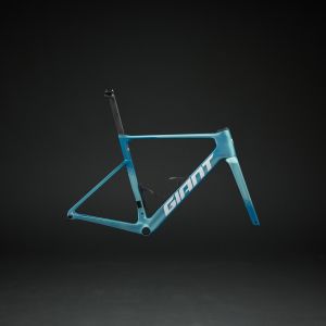 The new Giant Propel Advanced Pro frameset staged with a black background