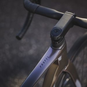 top view of stem and toptube on Propel Advanced
