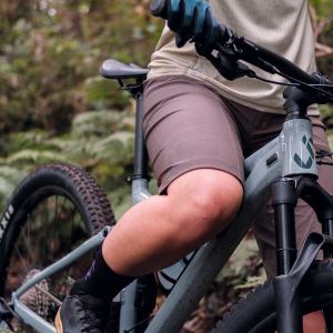 Pantalones cortos de ciclismo de montaña largos y holgados Energize