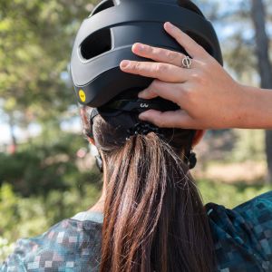 Liv Roost helmet