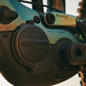 Woman riding the Intrigue X Advanced E+ Elite.