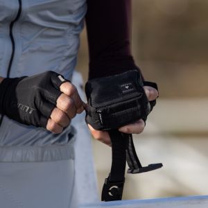 Cyclist uses zipper on Giant Shadow SL Seat Bag.
