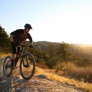 Giant Path MIPS helmet