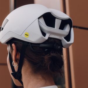 rear view of girl wearing Liv Pursuit Mips helmet in white.