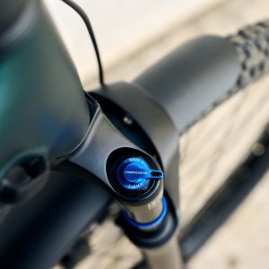 Overhead view of Giant Anytour X E+ suspension.