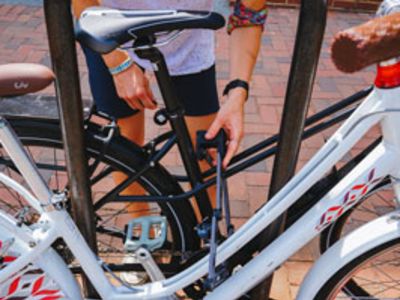 How to Lock your Bike in a City