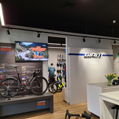 Champions Ride Giant w Giant Radom