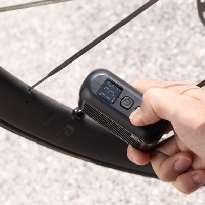 Psi Rider CONTROL GO E MINI PUMP | Electric Mini Bike Pump | Giant Bicycles UK