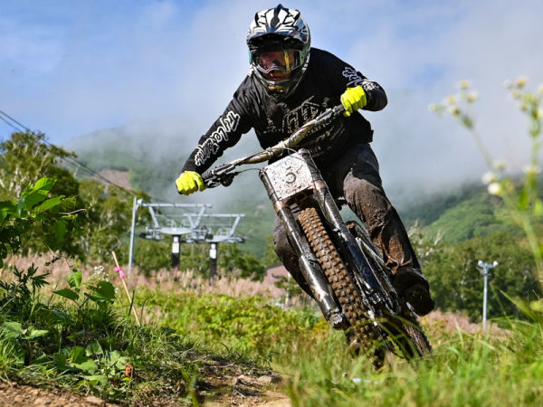 清水選手がDHS第5戦ニセコアンヌプリ国際スキー場大会で優勝！