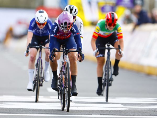 Letizia Paternoster Sprints to the Podium at the Dwars door Vlaanderen...