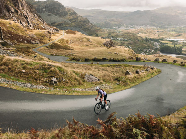 How to Approach a Long Climb on a Road Bike