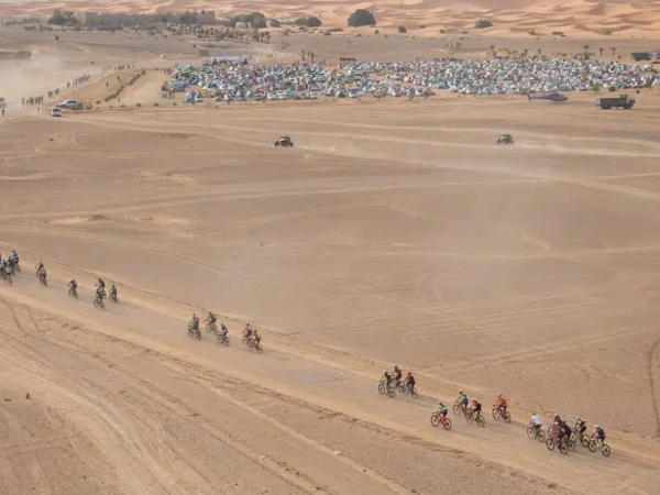 Luisle gana la segunda etapa de la Škoda Titan Desert y se coloca como...
