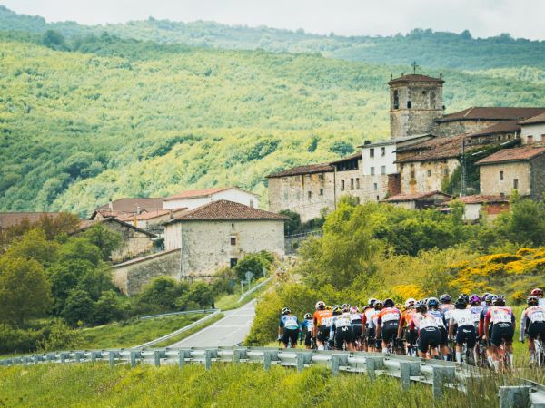 Gran actuación del Eneicat CM Team en la Itzulia Women 2025
