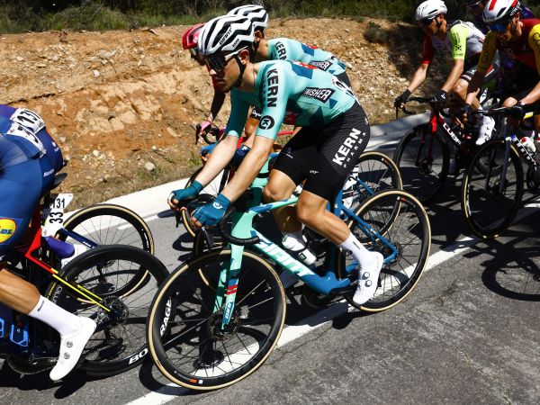 Top-10 del Equipo Kern Pharma en la Volta