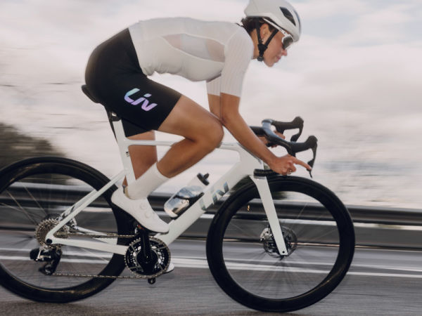 より万能に進化した女性のためのエアロロードバイク　第4世代「ENVILIV」シリーズ登場
