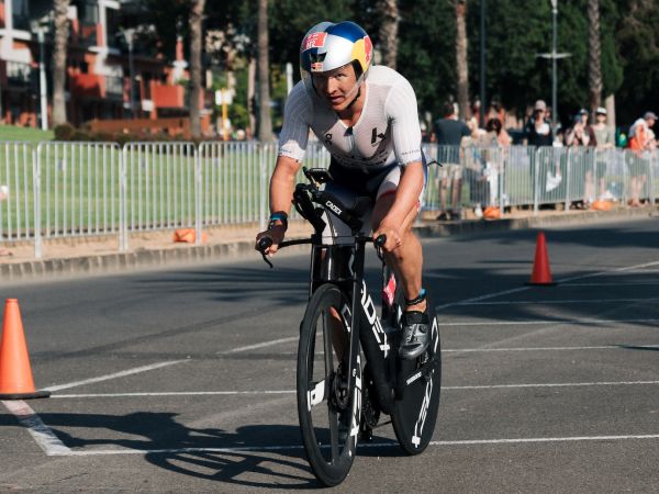 Blummenfelt Back on Top at Ironman 70.3 Geelong!
