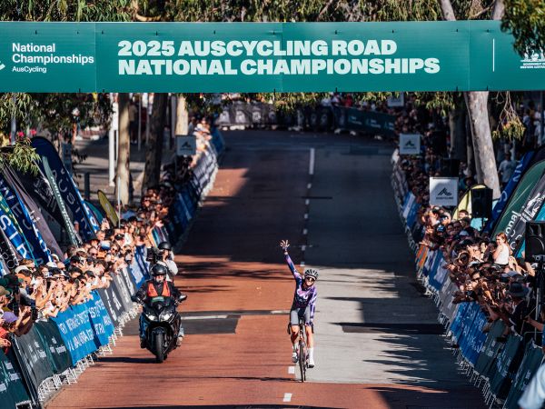 Pate dominates in Perth as Liv AlUla Jayco retain Australian Criterium...