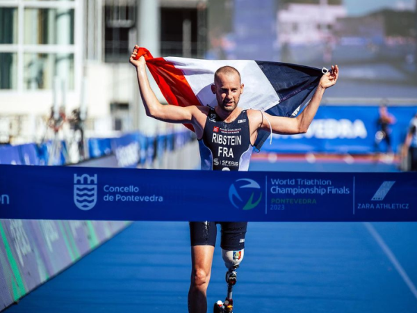 Jules Ribstein devient champion du monde de paratriathlon pour la 4�me fois.