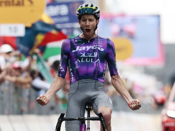 大環賽皇后站三連勝，奧康納、哈珀、鄧巴聯手出擊2025環西班牙