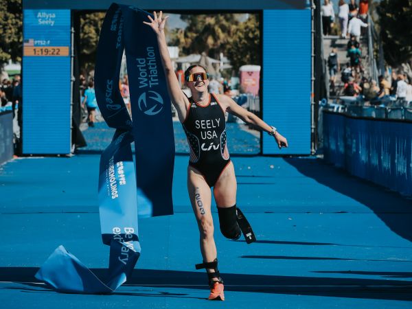 Allysa Seely wint het Wereldkampioenschap Paratriatlon