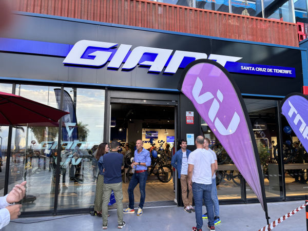 GIANT IBÉRICA INAUGURA SU QUINTA TIENDA, LA Giant Store Santa Cruz de ...