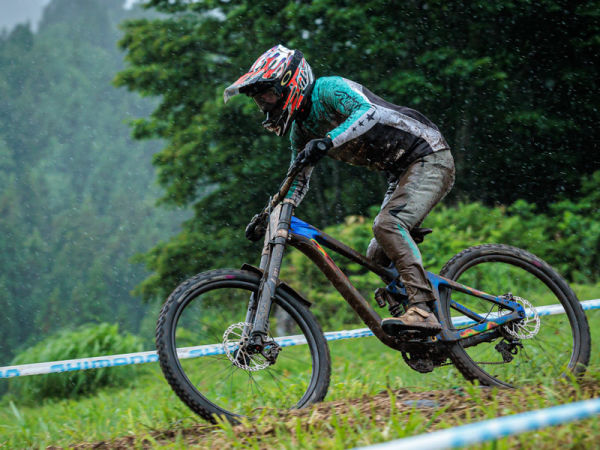 【全日本選手権MTB DHI】清水選手が2位 / GS港北・及川店長がマスターズ優勝