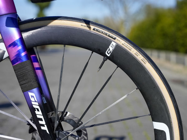 CADEX AERO COTTON TIRE　コットンケーシング採用のプレミアムロードタイヤを新発売