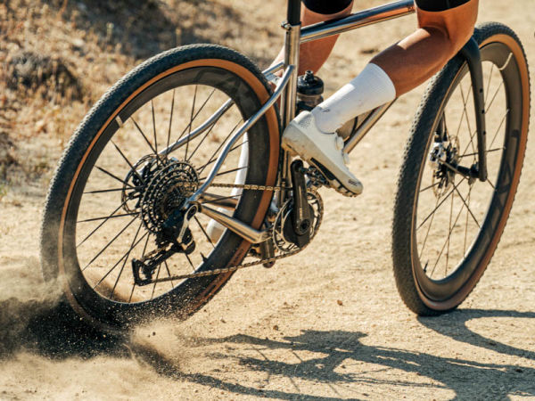 グラベルレースホイール＆タイヤ CADEX MAX GXR WHEELSYSTEM / GXR TIREを新発売