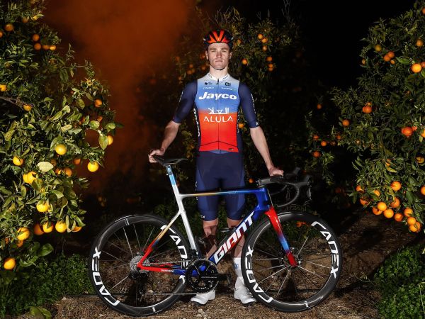 Team Jayco AlUla Unveils New Look for 2024 Season