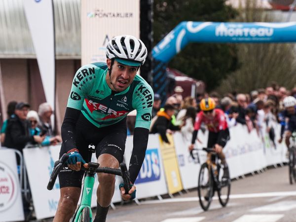 El Equipo Kern Pharma sube al podio con Cobo en Doubs