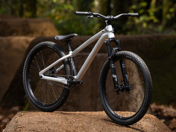 新型ダートジャンプバイク「STP」シリーズを発売