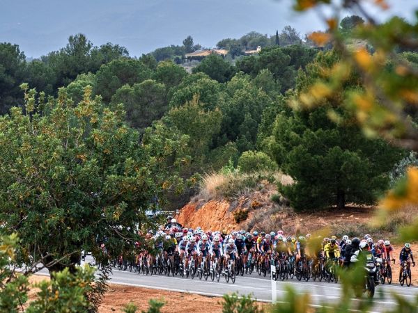 El Eneicat CM Team arranca La Vuelta Femenina 2025 con energía y un eq...