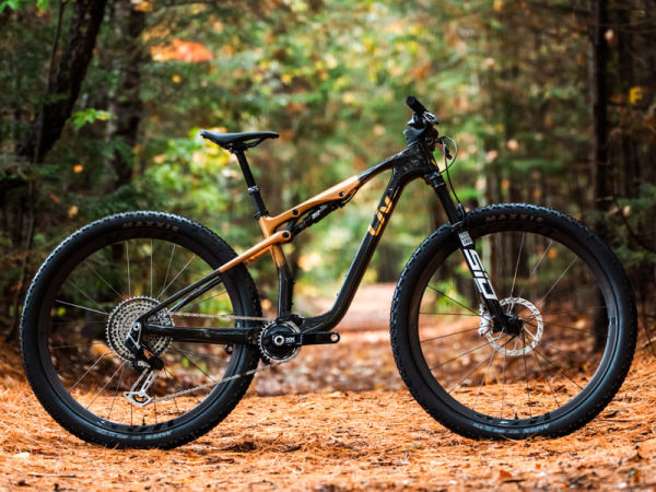 女性用XCレースバイク　PIQUE ADVANCED SL がフルモデルチェンジ