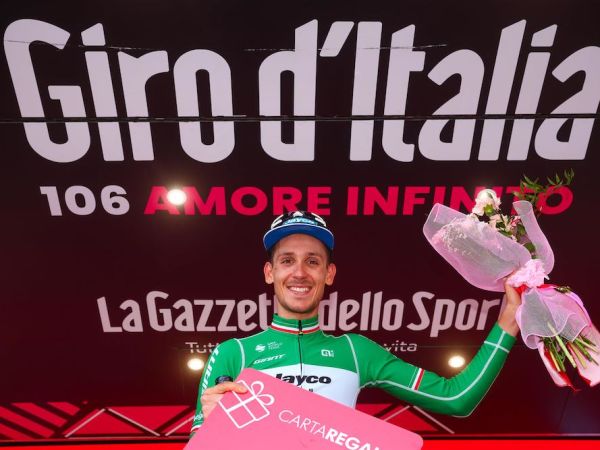 Zana Win Caps a Big Day at the Giro for Team Jayco AlUla!