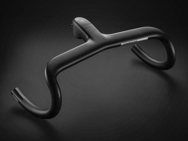 新型 CADEX AERO INTEGRATED HANDLEBAR 登場　より軽量かつエアロに進化