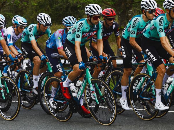 Un Equipo Kern Pharma a la altura de la Itzulia