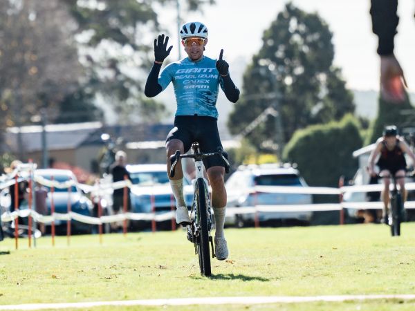 Johnston Takes Devils Cardigan for 6th Straight UCI Gravel World Serie...