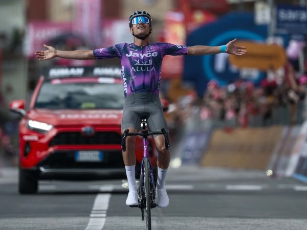 Plapp Scores Solo Stage Win at Giro d'Italia! 