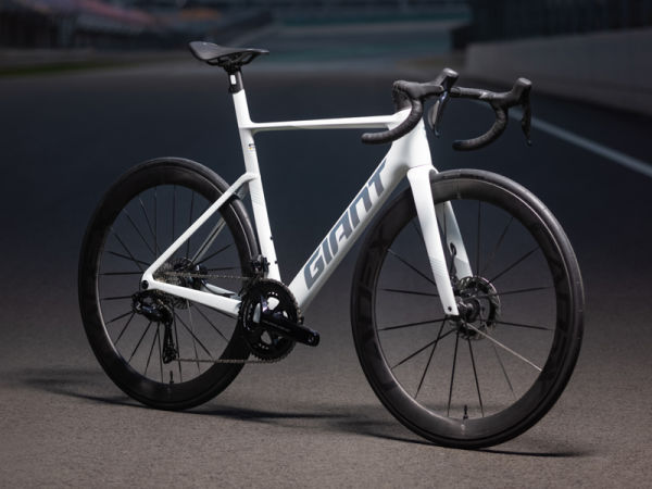 万能性を磨き上げた究極のエアロロードバイク　第4世代「PROPEL」シリーズ登場