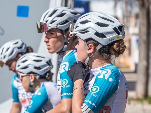 Eneicat CM Team brilla en la Clásica de Almería Femenina 2025