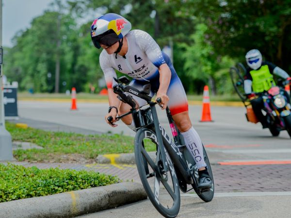  Blummenfelt 在德州 Ironman 再度奪冠，並刷新驚人賽道紀錄！