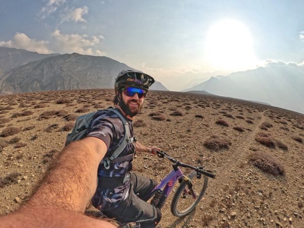 Tito Tomasi et son VTT Enduro Giant Reign Advanced