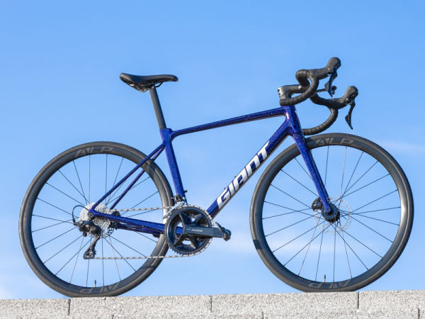 レース志向の高性能アルミロードバイク「TCR SLR」登場