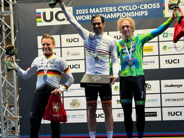 Isaac Suárez se proclama campeón del mundo de ciclocross en Varese con Giant