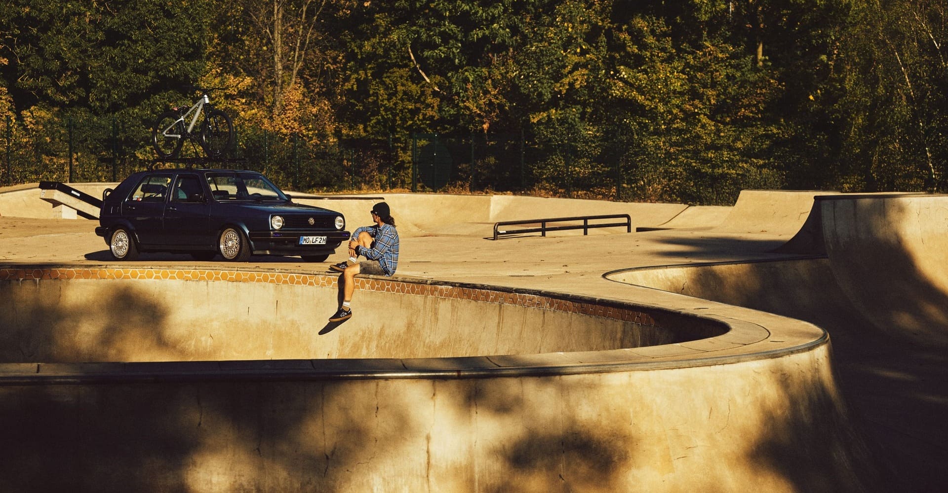 Giant retail store staff engaging with local cyclists to share passion and support for the community.
